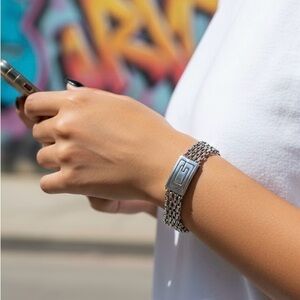 GUESS Vintage Silver Multi Strand Box Chain G Logo Chunky Y2K Statement Bracelet